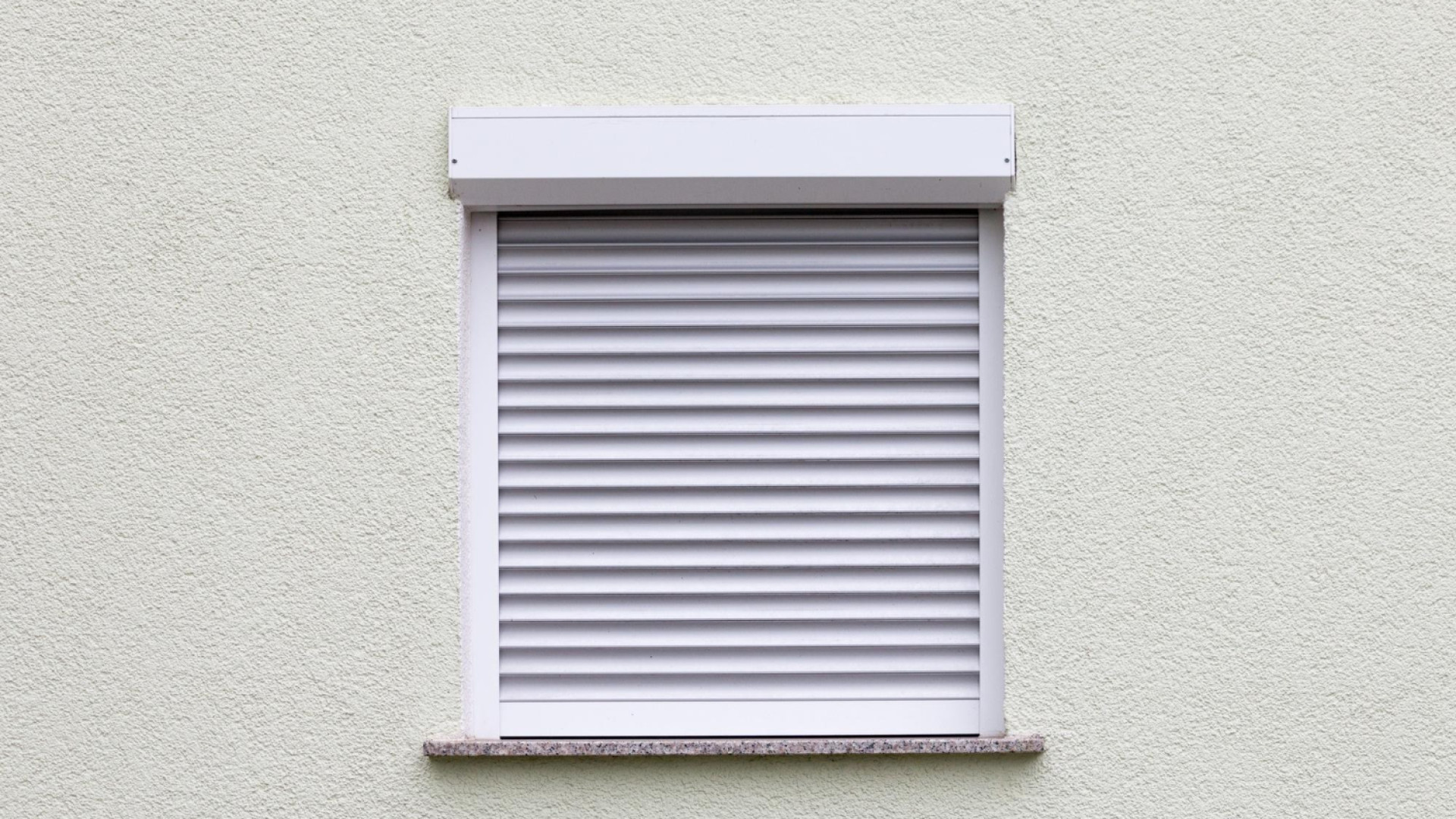 Volet roulant bloqué à Lyon : que faire si votre volet ne remonte plus ?