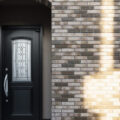 Porte d’entrée à Évreux : quels matériaux choisir pour améliorer l’isolation de votre maison ?