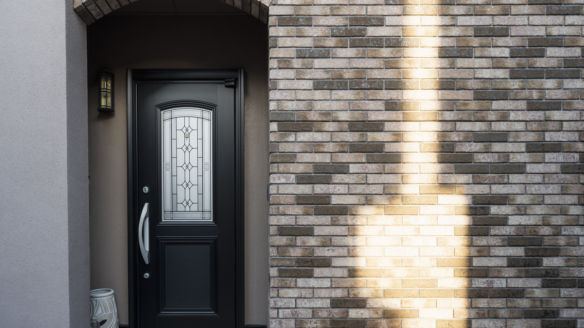 Porte d’entrée à Évreux : quels matériaux choisir pour améliorer l’isolation de votre maison ?